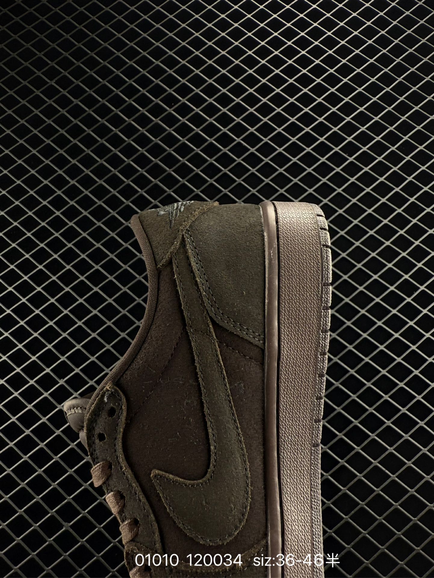 Travis Scott x Air Jordan 1 ” Reverse Mocha “